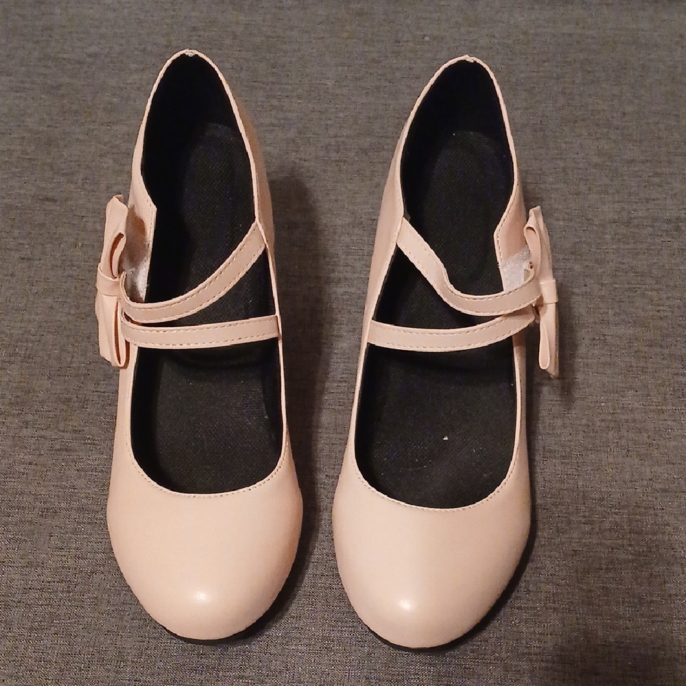 Elegant Pink Heels with Smooth Finish